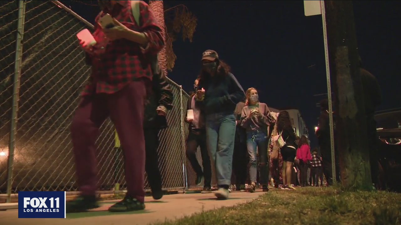 Unhoused residents hold vigil after Echo Park closure