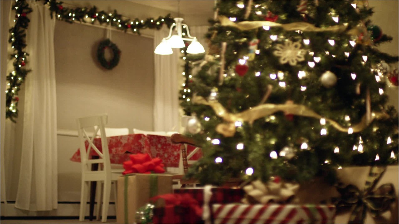 61 percent of Americans dread the holidays because of spending, survey suggests