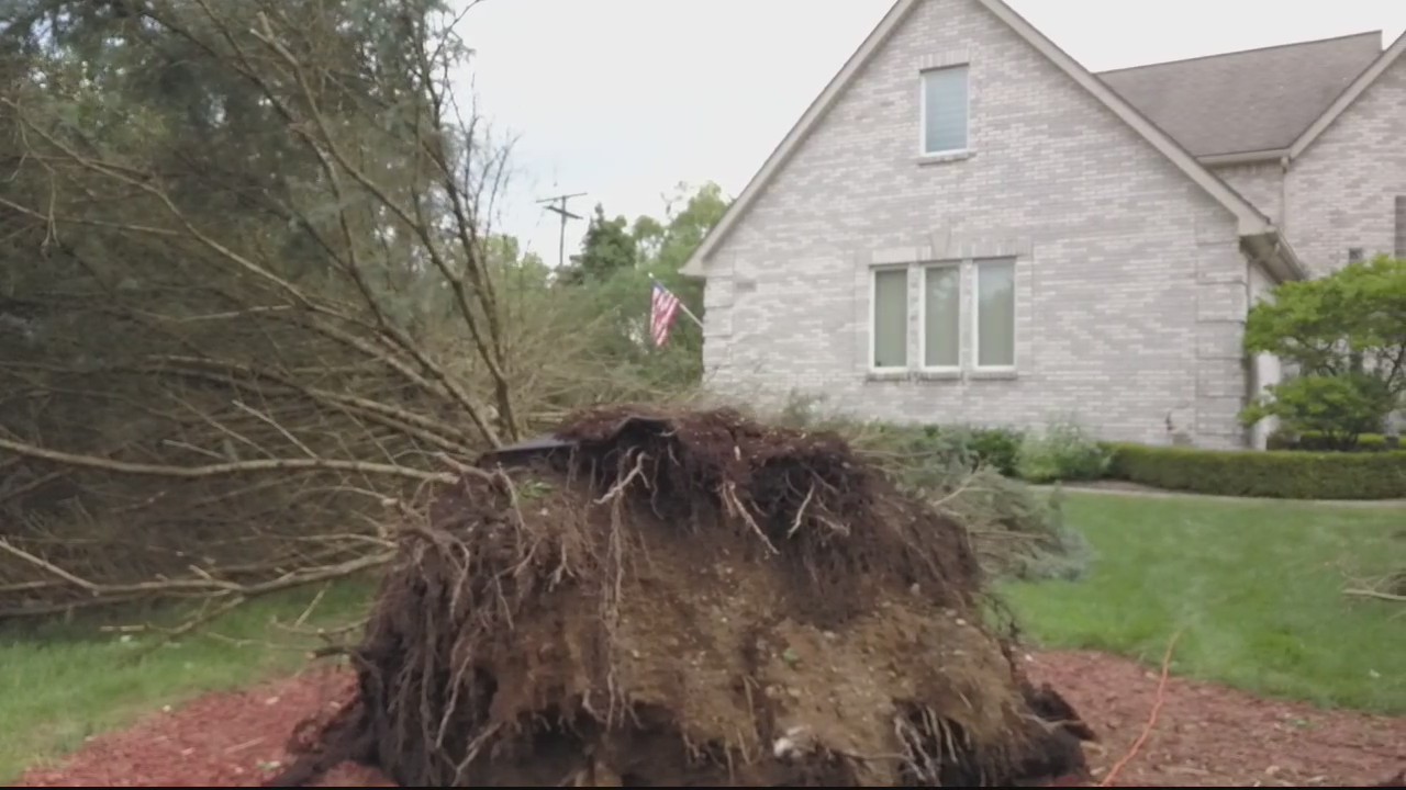 Derek Kevra explains how a microburst forms and why it's probably what hit Farmington Hills