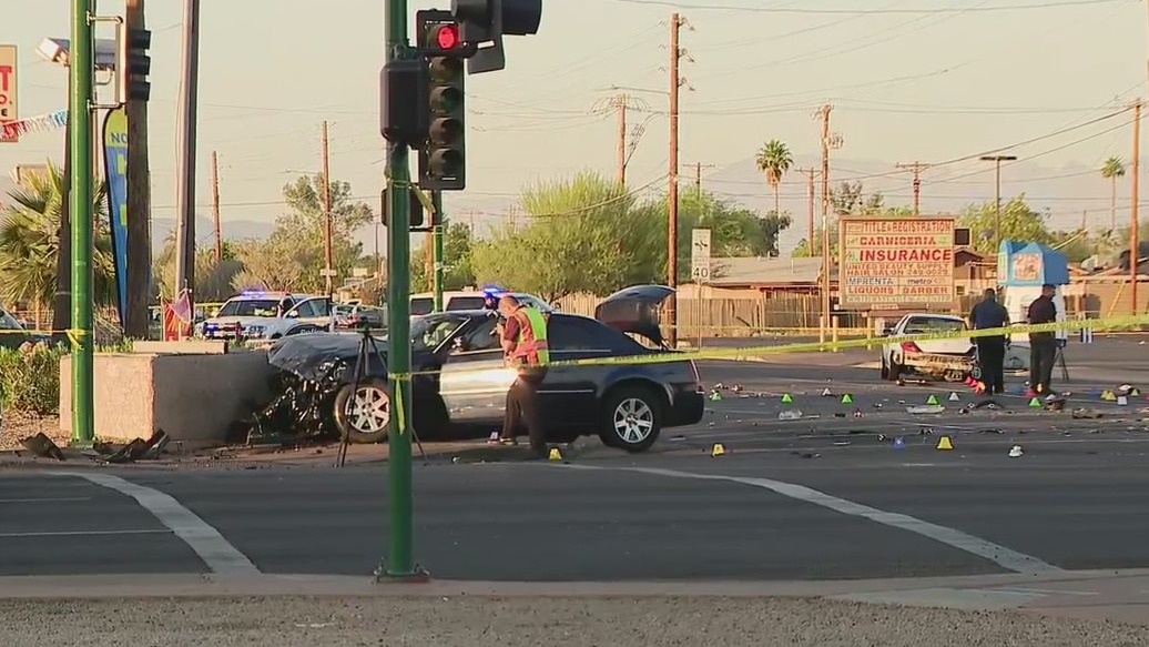 1 dead after 3-vehicle accident in Phoenix