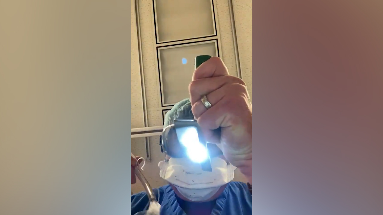 Doctor acts out final moments of COVID-19 before death