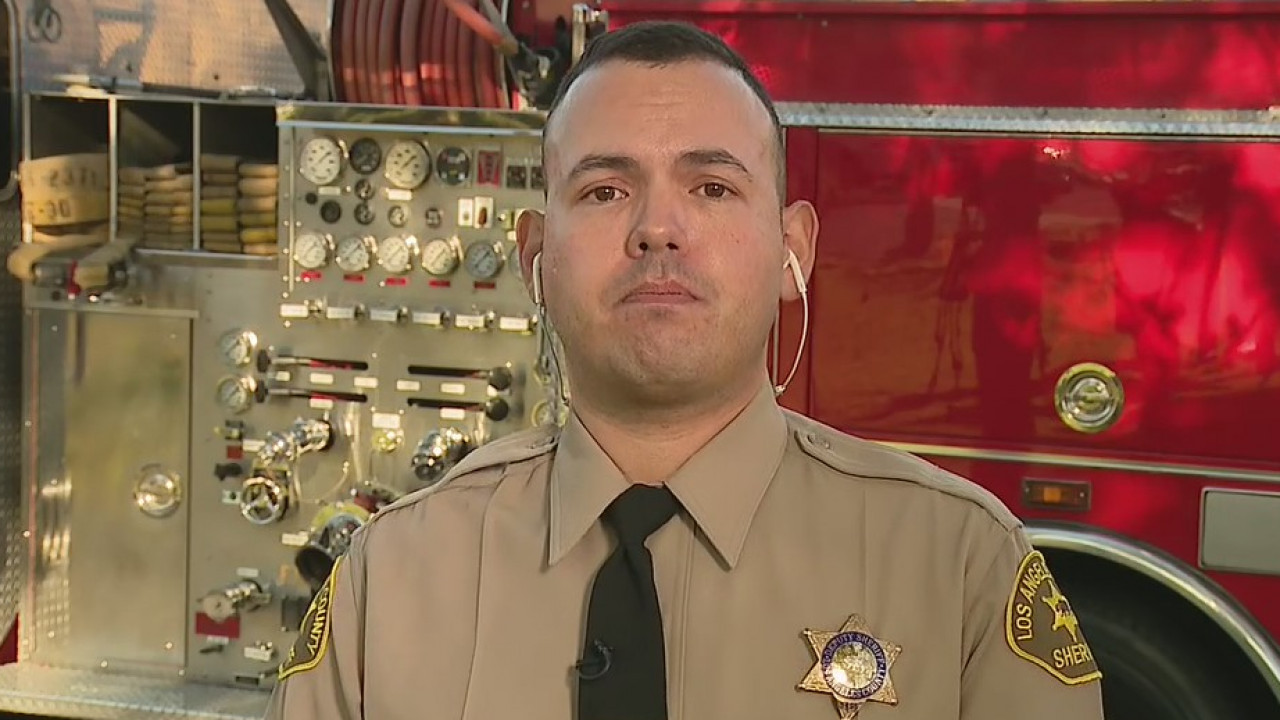 Los Angeles County deputy recounts arriving at Tiger Woods crash site
