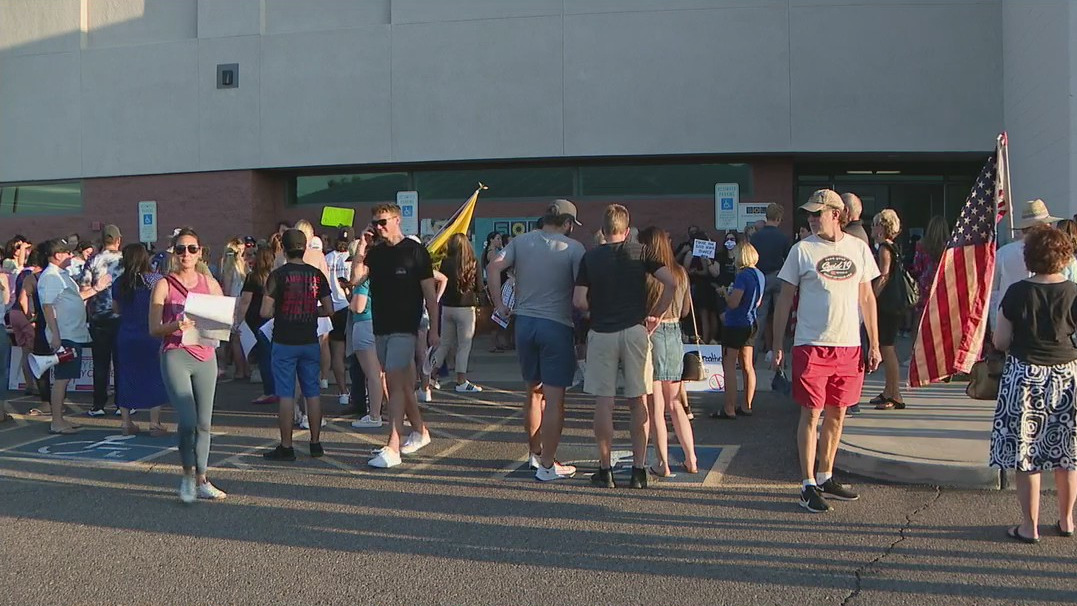 Anti-mask mandate protest held outside high school where Scottsdale Unified board members met