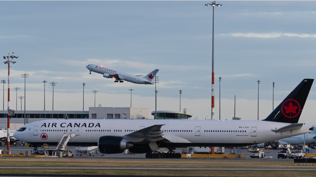 Air Canada to change greeting to gender inclusive 'everybody,' receives mixed reviews on Twitter