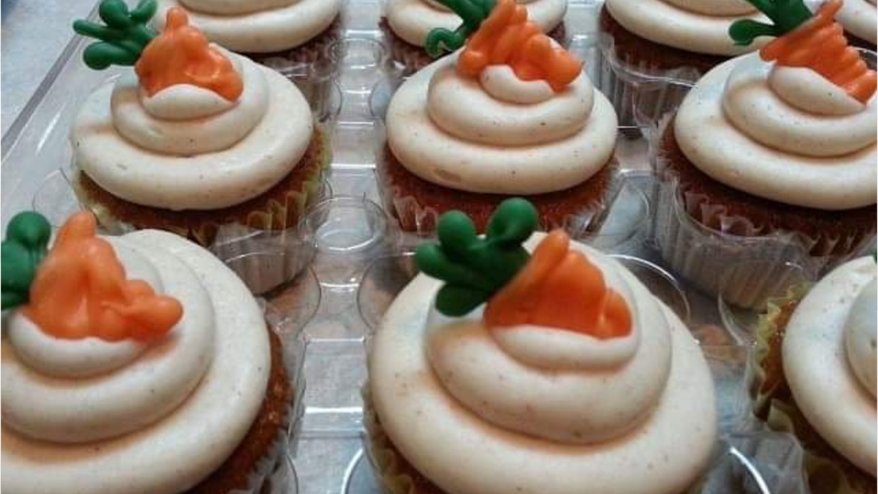 14-year-old boy bakes and sells 3,500 cupcakes, makes $5K to take whole family to Disney World