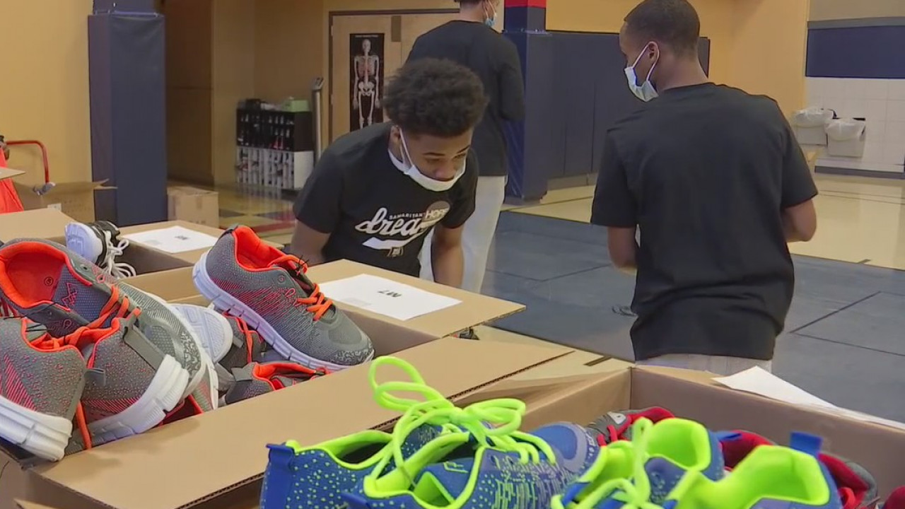 Local organizations pack totes of shoes, personal toiletries for Minneapolis youth