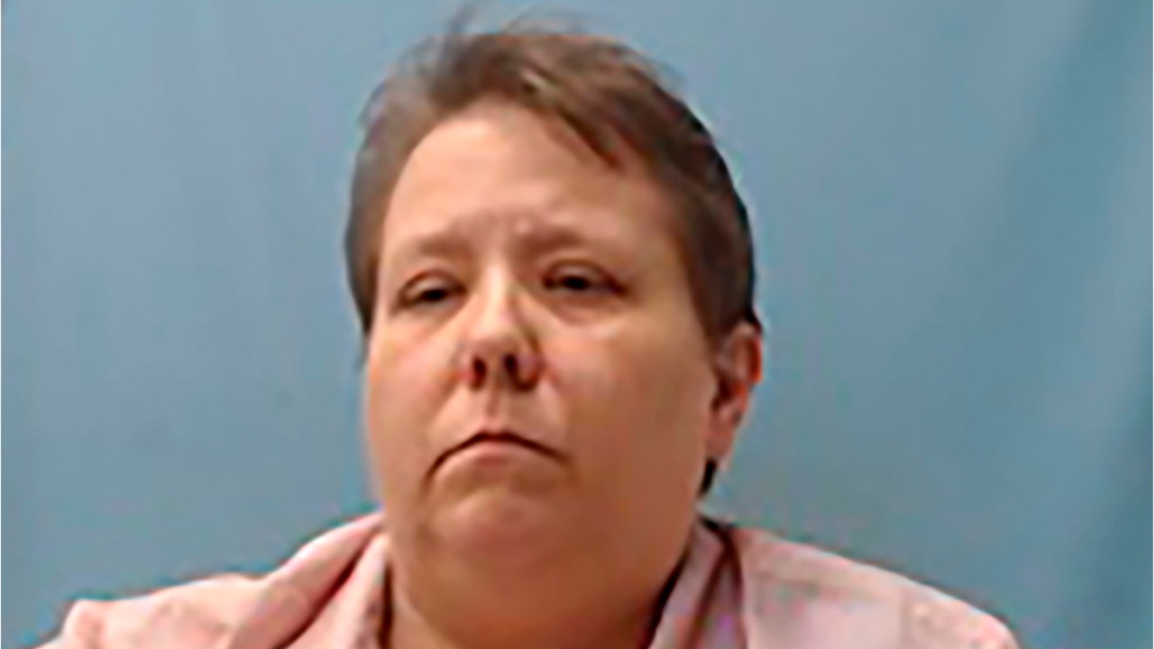 Wife of Arkansas jail administrator pulls gun on 4 teens fundraising door-to-door