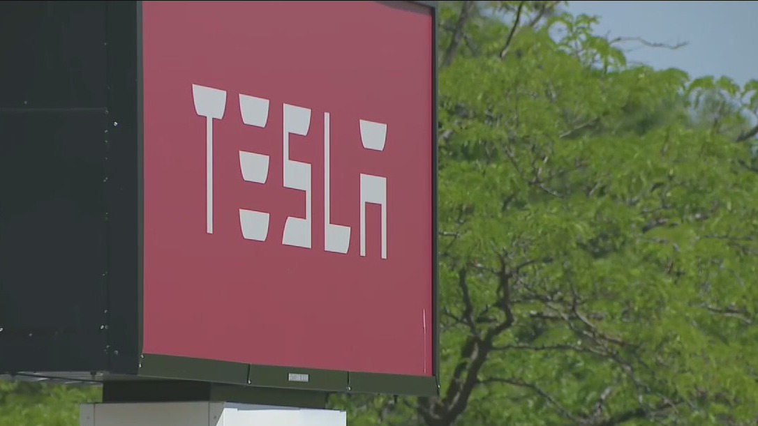 Elon Musk says Tesla should be accepting Bitcoin in the future