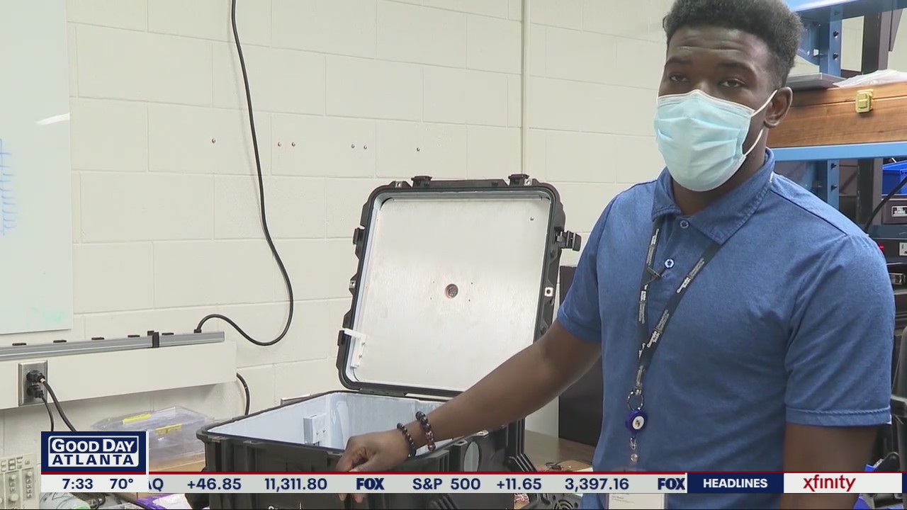 Georgia Tech builds devices to easily clean PPEs