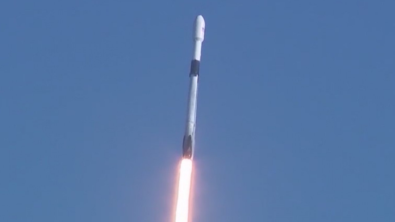 SpaceX delays first of two launches on Sunday