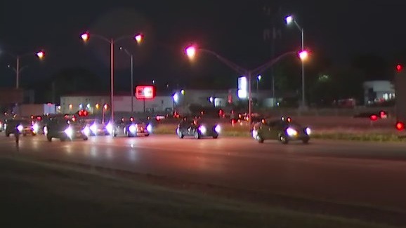 Austin police investigating auto-pedestrian crash on I-35