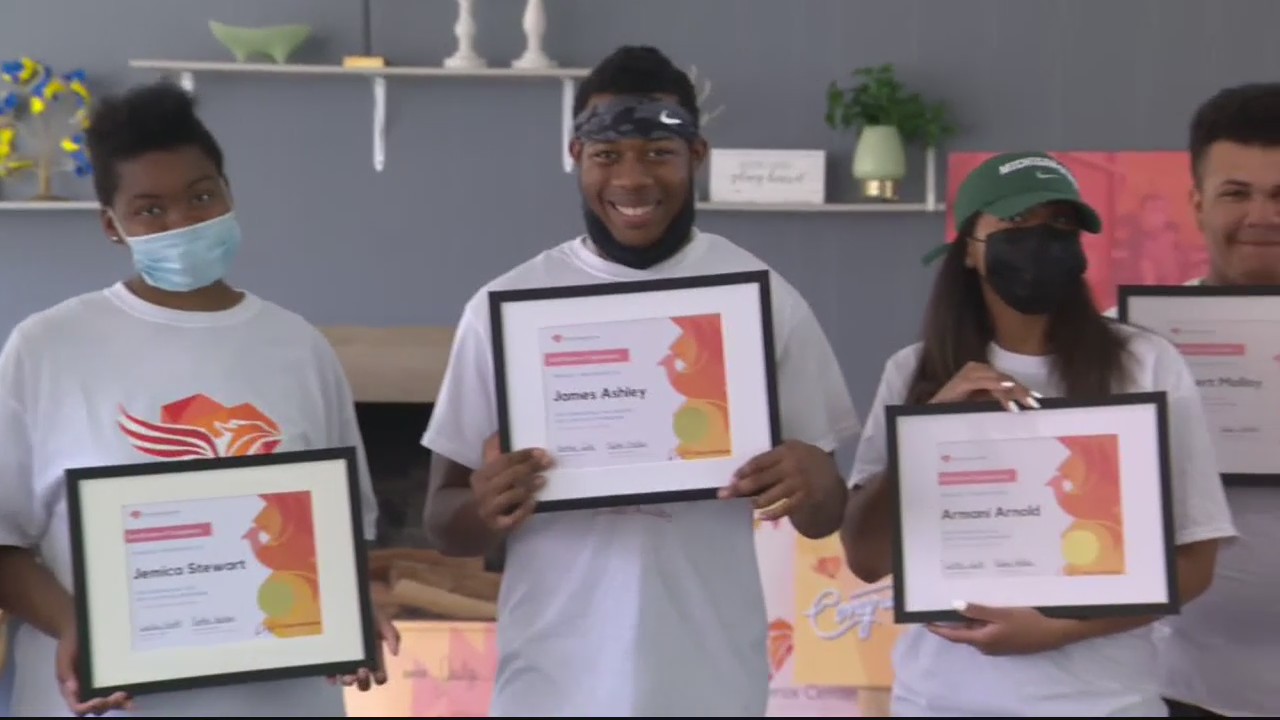 Teens, young adults graduate from Detroit Phoenix Center