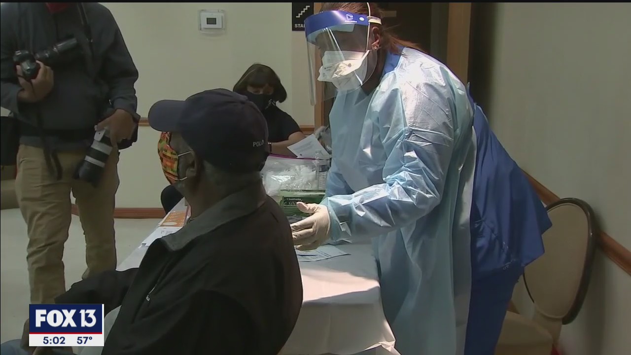 Minority seniors struggling to get vaccines