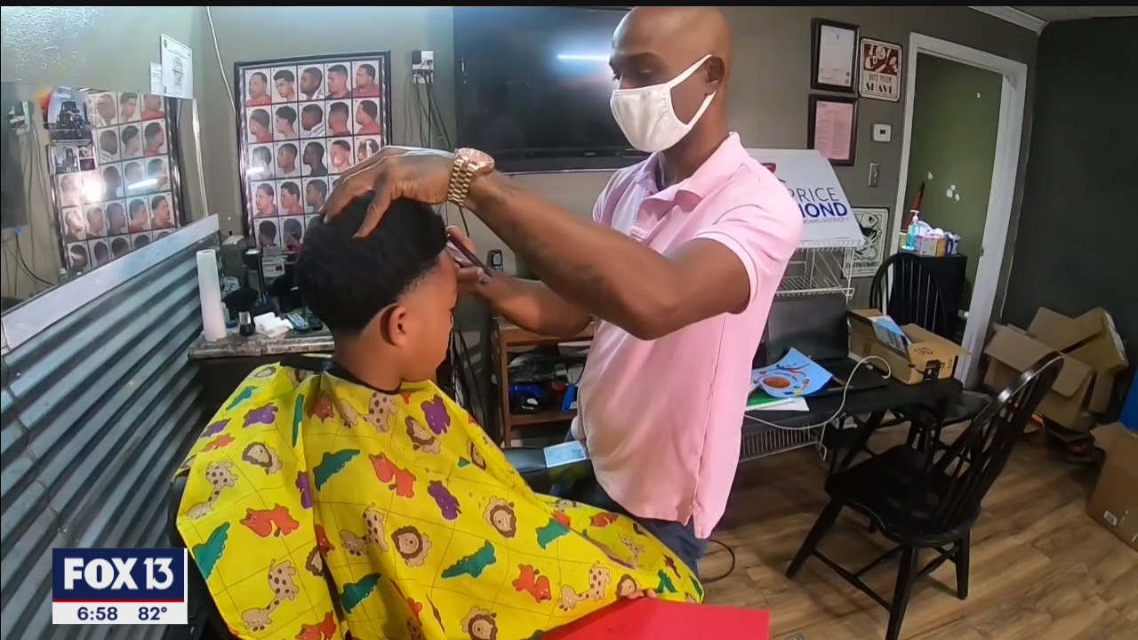Barber promotes literacy