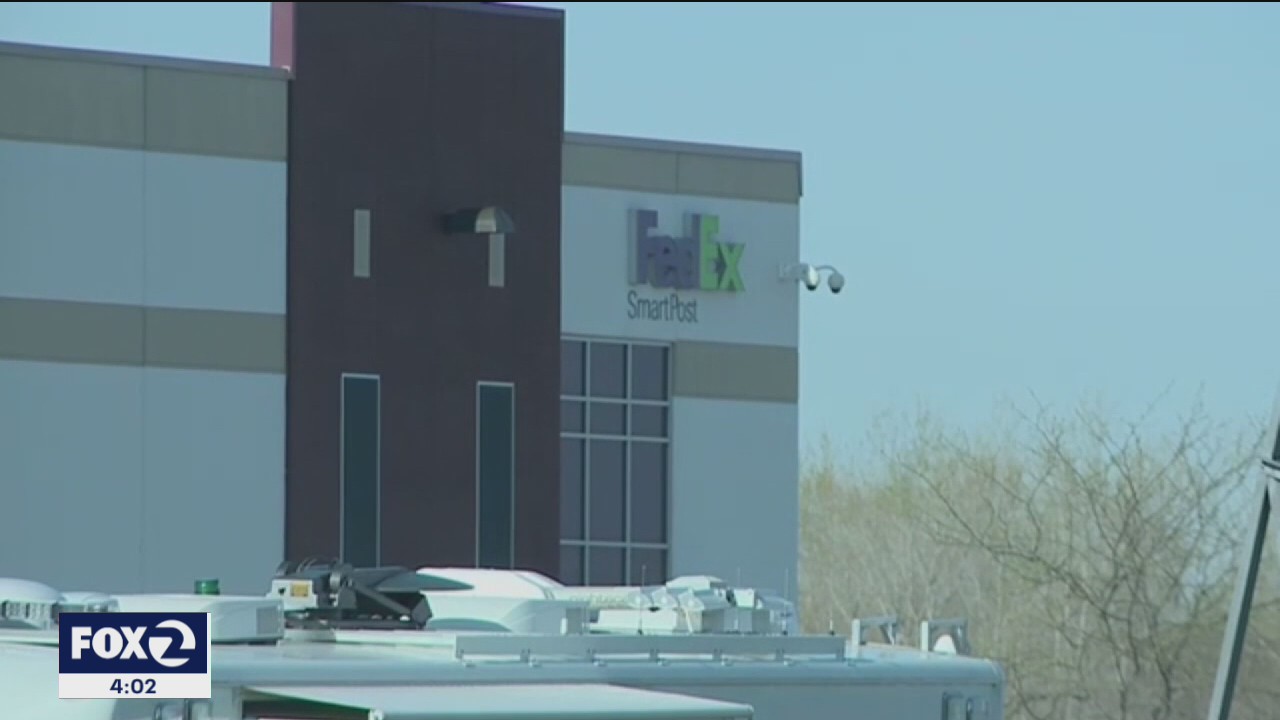 8 people killed in mass shooting at FedEx facility