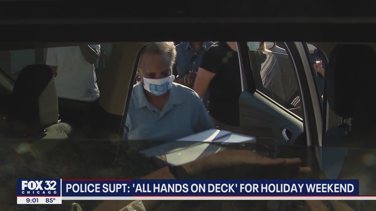 Chicago mayor, top cop hand out free groceries, masks and hot food to kick off holiday weekend