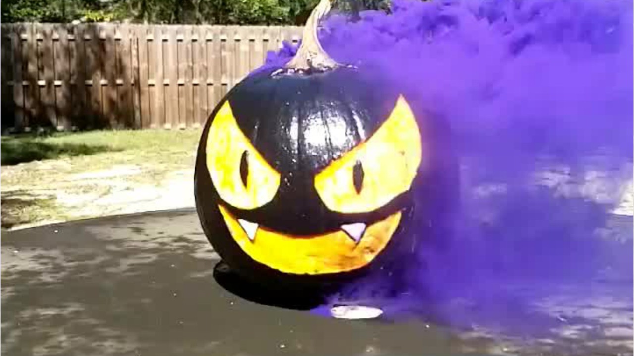 Couple carves epic 'Gastly' Pokemon pumpkin