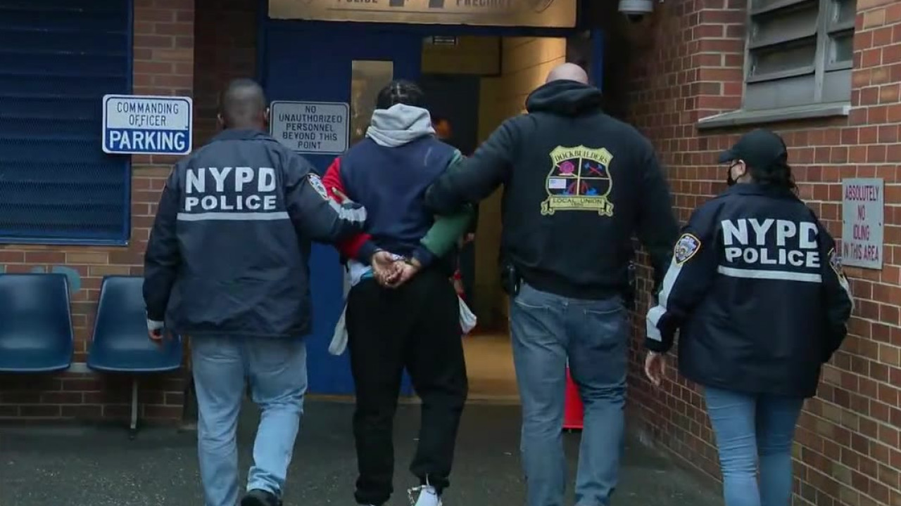 NYC gangs and guns