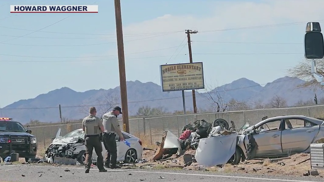 Two dead in crash near 99th Avenue and Maricopa