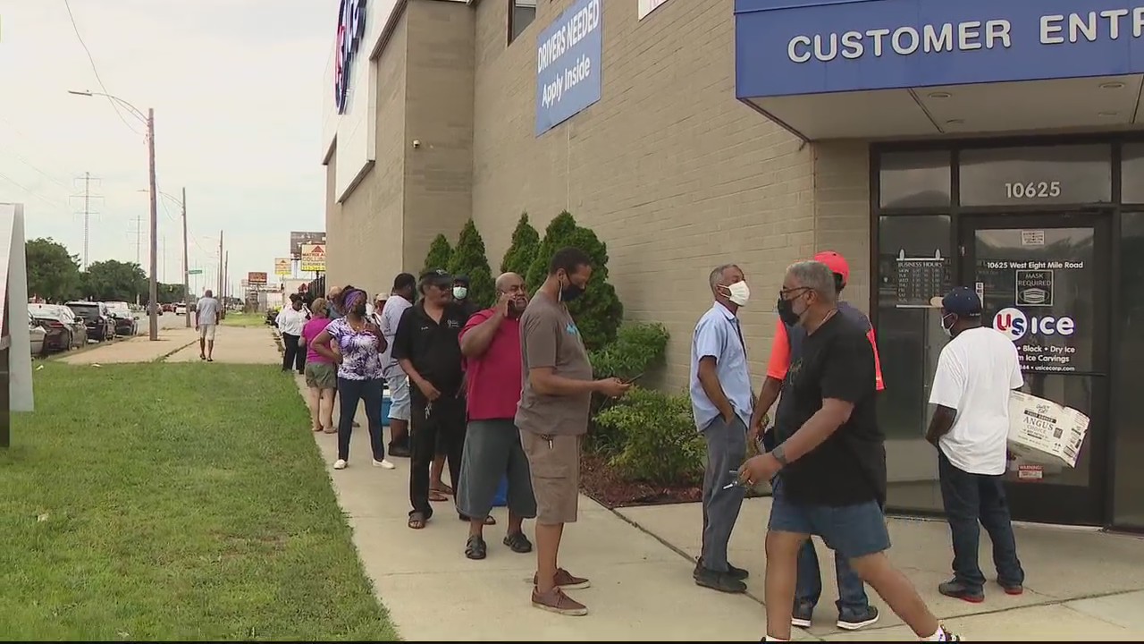 As power outage drags on, lines were long for dry ice