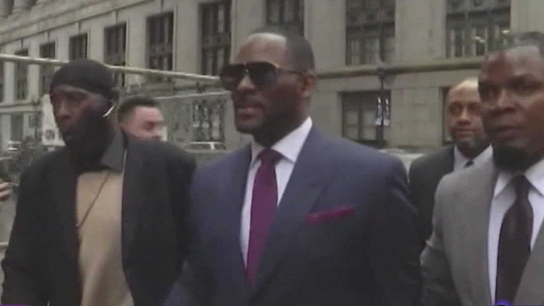 First day of testimony in R. Kelly trial