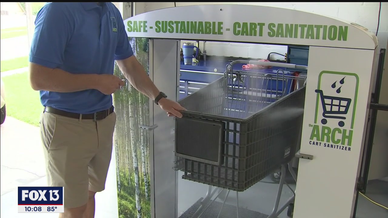 Shopping basket sanitizing machine