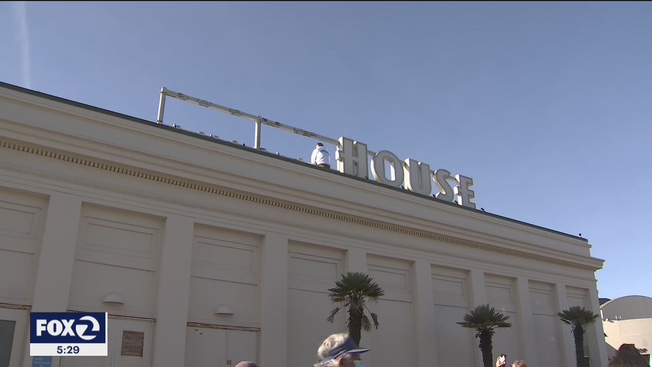Hundreds show for removal of iconic Cliff House sign on restaurant's last day