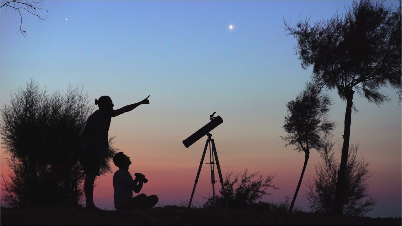 Look up to see Jupiter, Saturn and the moon align this weekend