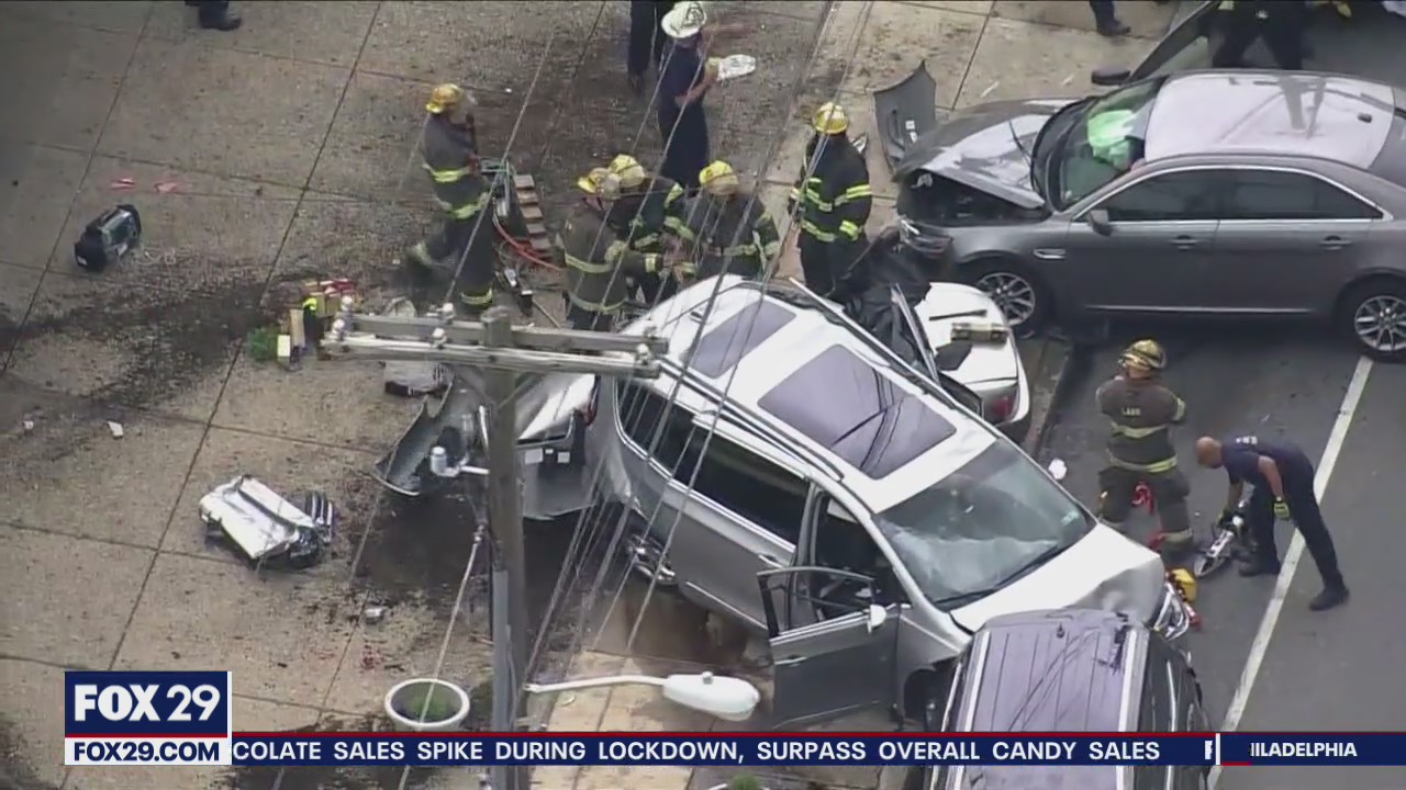 Police: 1 dead, 6 injured in Overbrook Park multi-vehicle crash