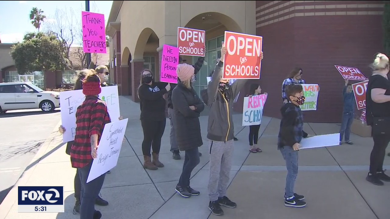 Parents hold Saturday protest to reopen Oakley schools
