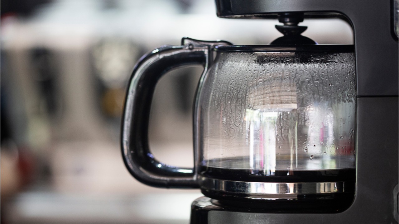 Photo of hotel coffee maker allegedly shows fungus, mold: 'This is why you check'