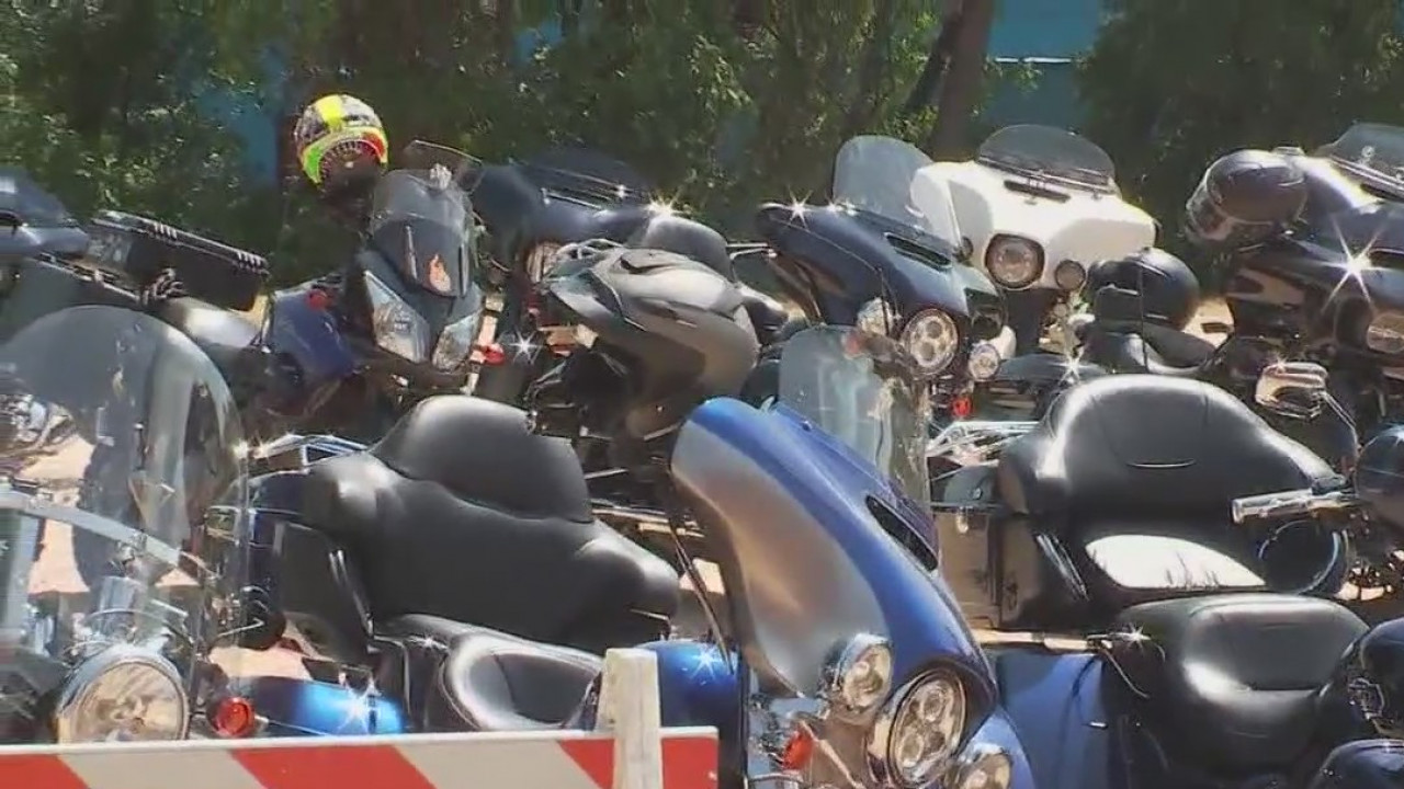 Thin Blue Line Law Enforcement Motorcycle Club shows solidarity for fellow members killed in crash