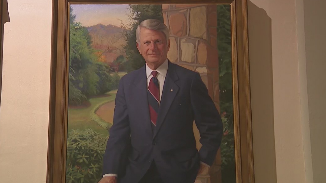 Former Gov. Zell Miller will soon have a statue at Georgia State Capitol
