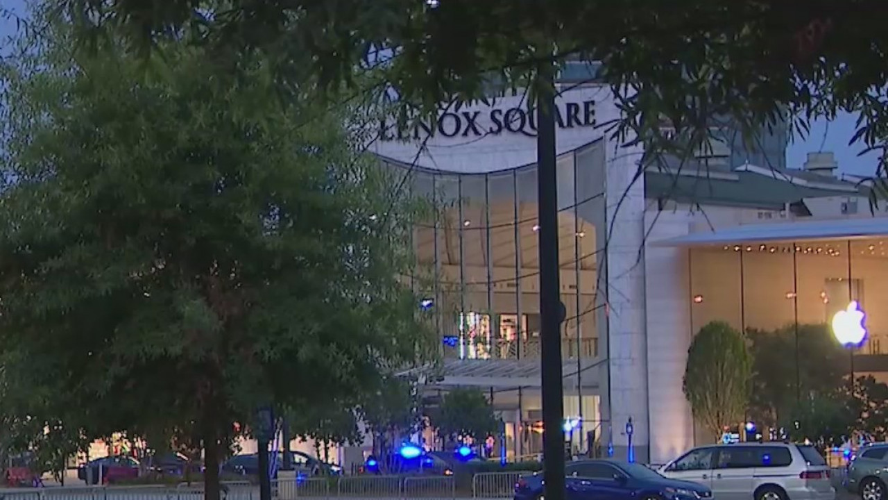 2 teens arrest after security guard shot at Lenox Mall