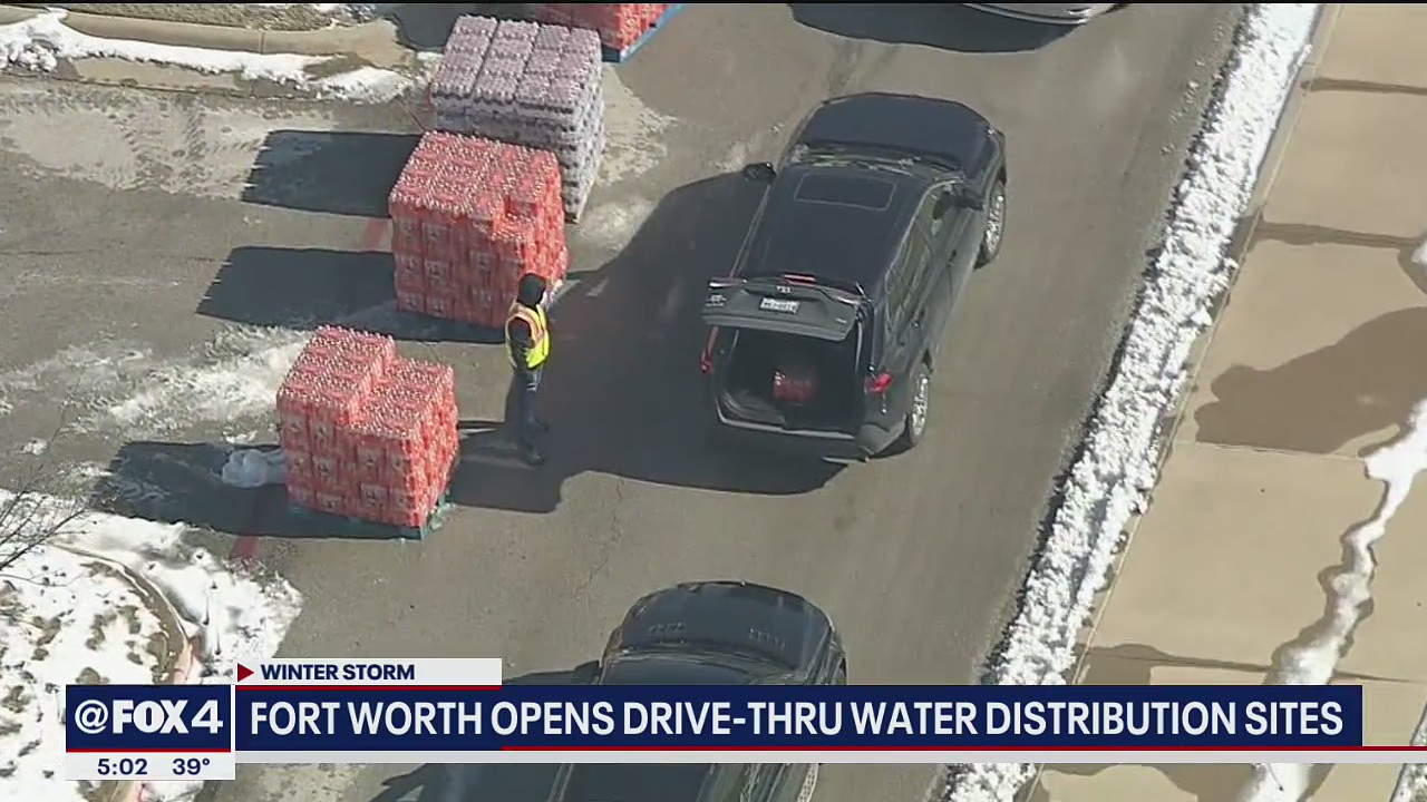 Drive-thru sites set up in Fort Worth to give out bottled water to those in need