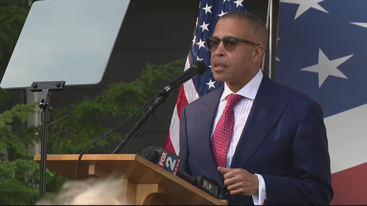 Retired Detroit Police Chief James Craig makes political speech in Jackson