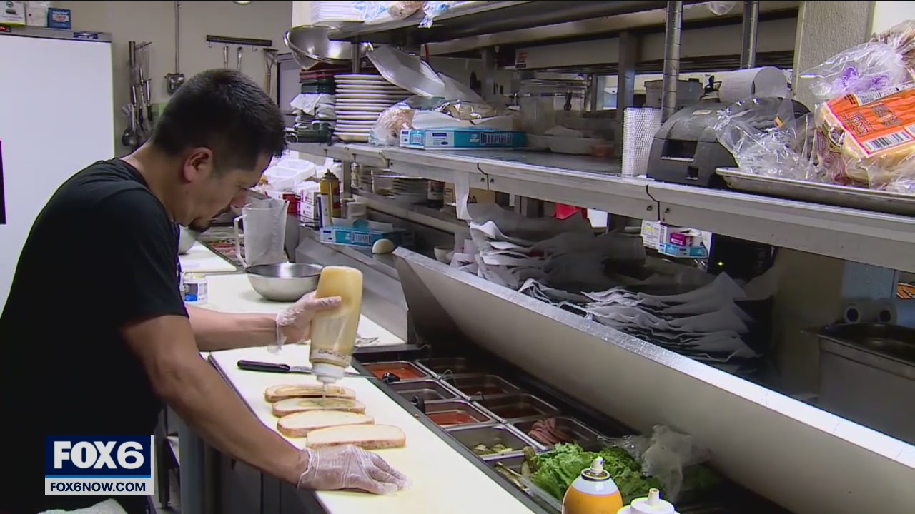 Wisconsin worker shortage, restaurants hiring
