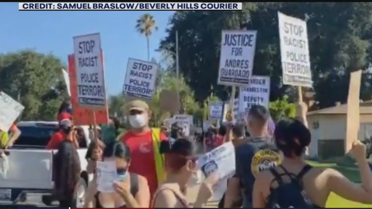 Protest outside of LA County deputy's home
