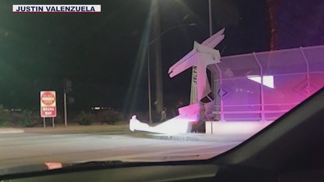 Pilot injured in plane crash on Loop 202