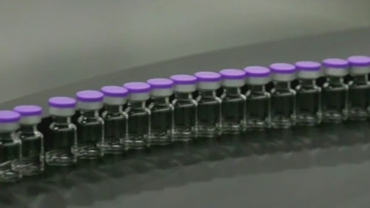 Pfizer and feds discuss booster