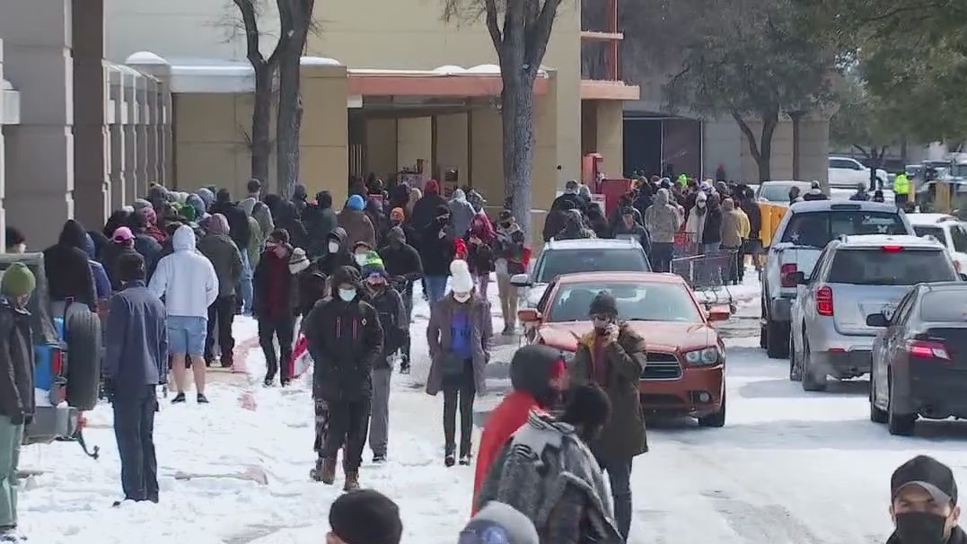 Long lines form outside Austin grocery stores as food demand increases