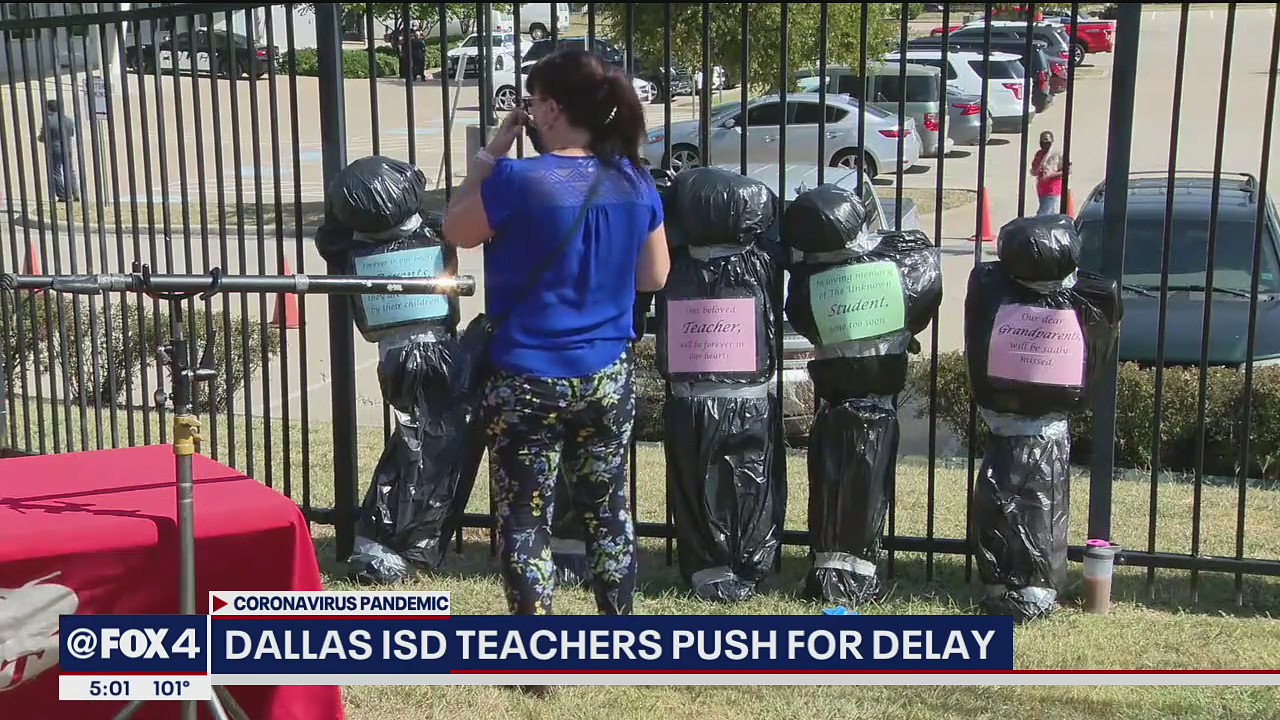 Dallas teachers rally for online learning through January 2021