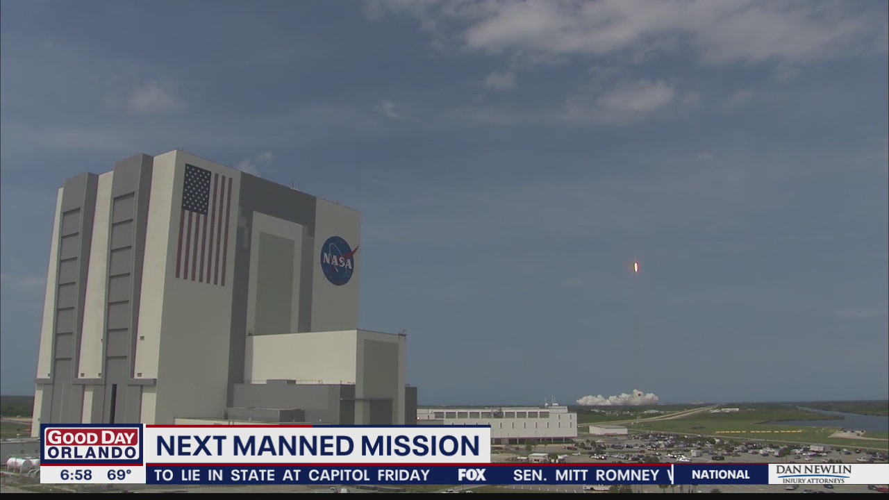 SpaceX Dragon Crew prepares for first operational manned mission to space