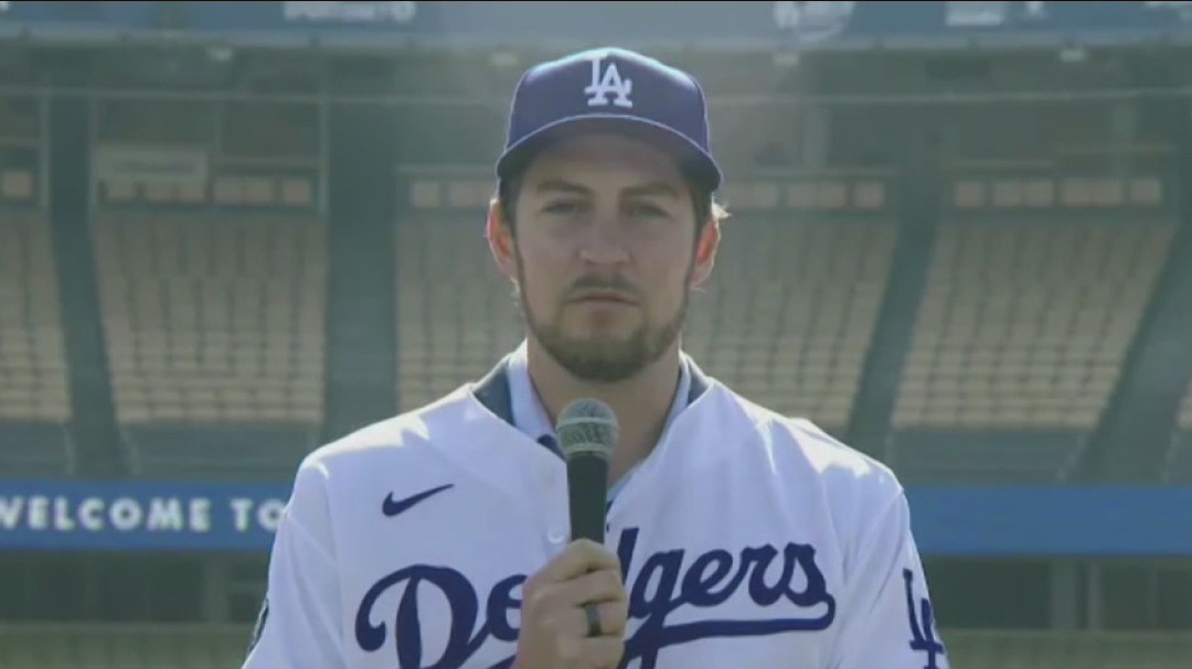 Trevor Bauer officially joins the Dodgers