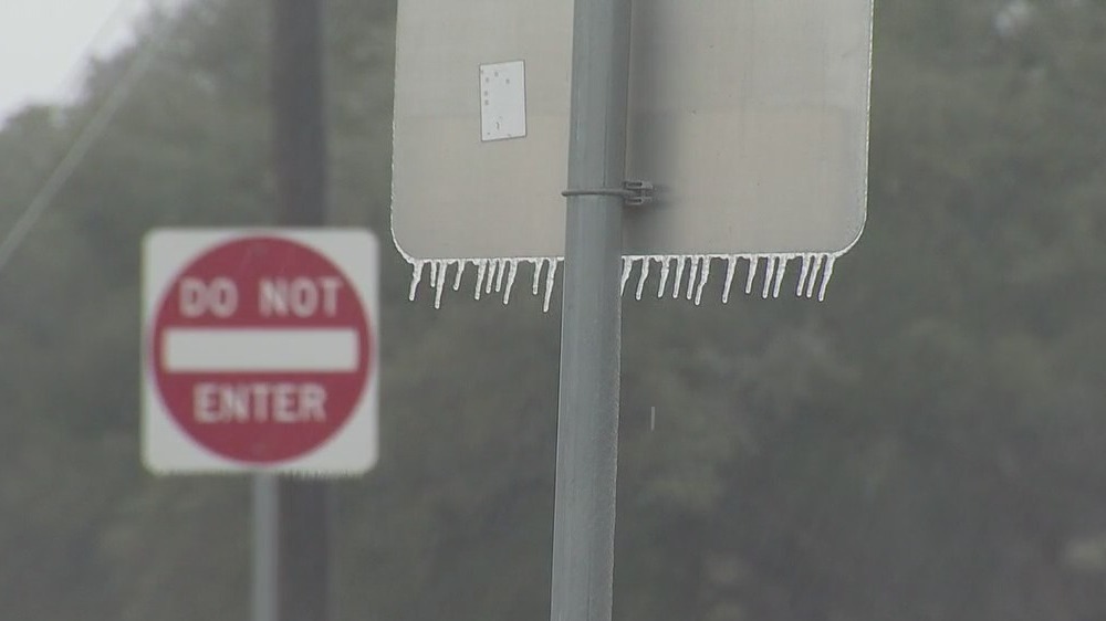 Texas road crews continue to monitor driving conditions