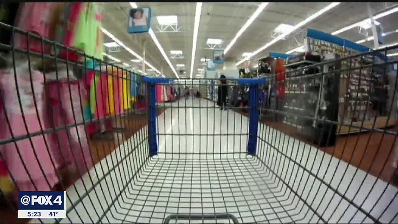 In about-face, retailers ease holiday return policies during pandemic