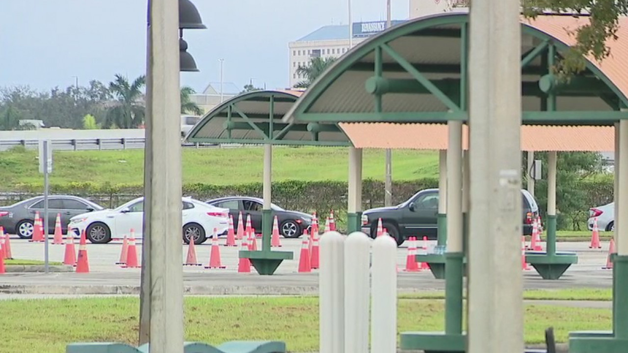 Long lines building at coronavirus testing site following Thanksgiving holiday