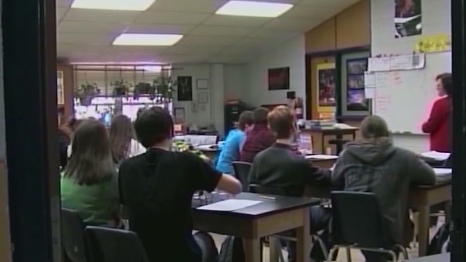 SB 1452 approved, aims to bring low-income students more educational opportunities outside of their neighborhoods