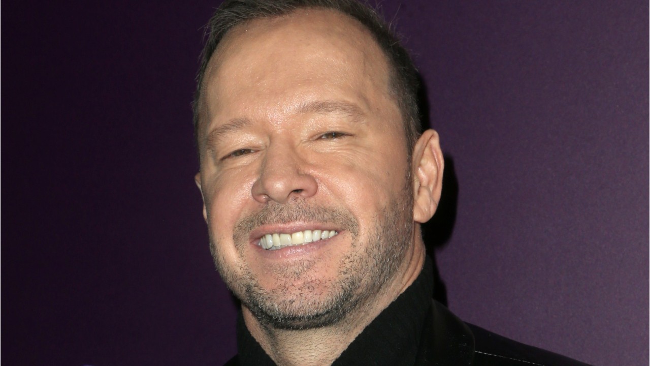 Donnie Wahlberg leaves waitress $2,020 tip