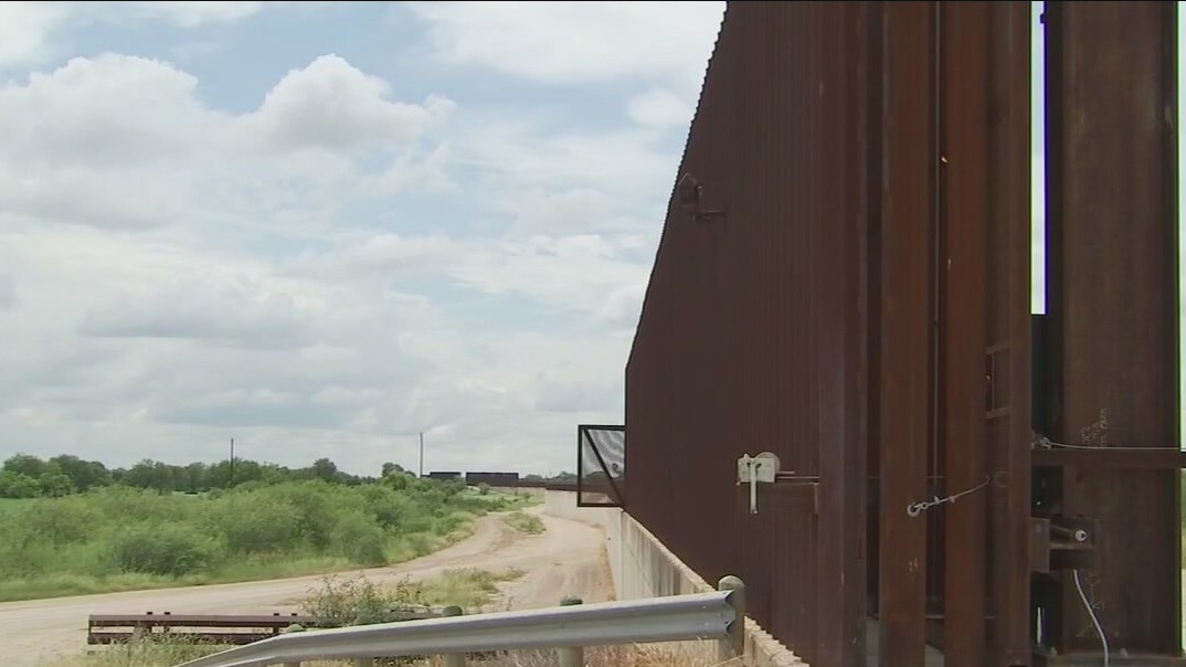 Abbott, Trump jointly visit Texas-Mexico border